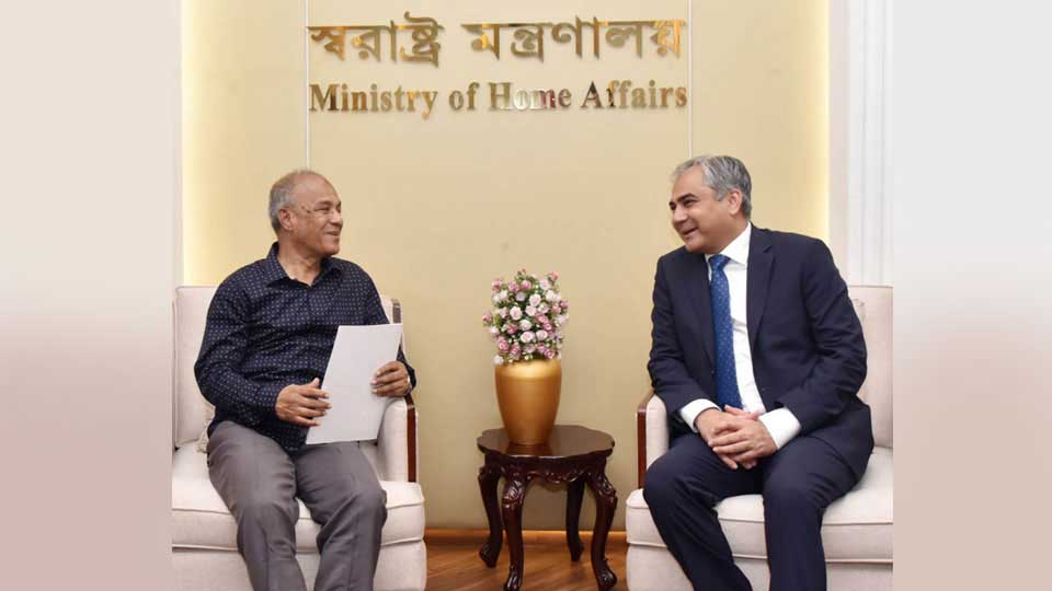 ইসলামাবাদে কূটনীতিক ও সরকারি কর্মকর্তাদের জন্য অন-অ্যারাইভাল ভিসা চালুর সম্ভাবনা